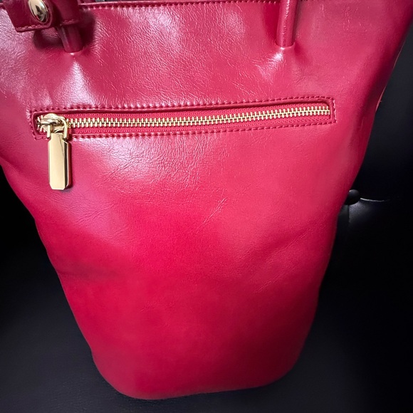 Stunning Vegan “Leather like” Bucket Bag by AOTA in pinkish reddish color - Picture 10 of 15